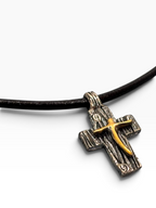 Croce Pendente Bicolore in Argento 925 Brunito e Bronzo con Laccio in Cuoio