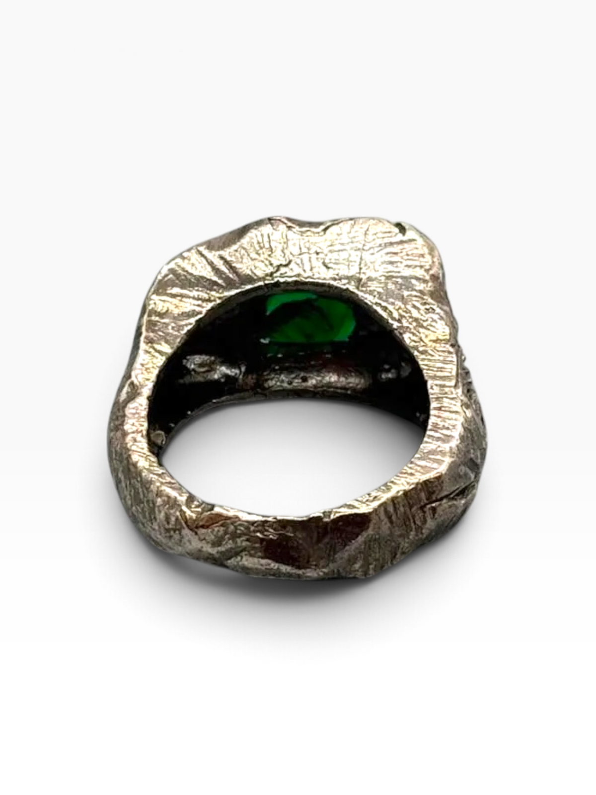 Anello Uomo Scultoreo Stone in Argento 925 con Nano Cristallo Verde