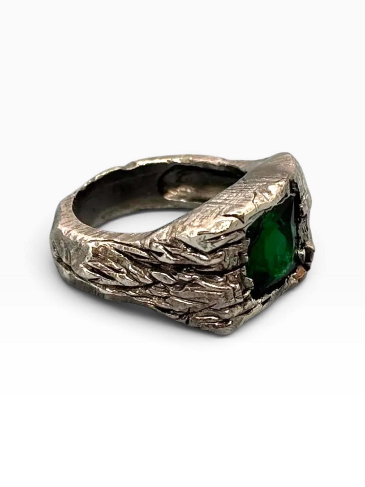 Anello Uomo Scultoreo Stone in Argento 925 con Nano Cristallo Verde