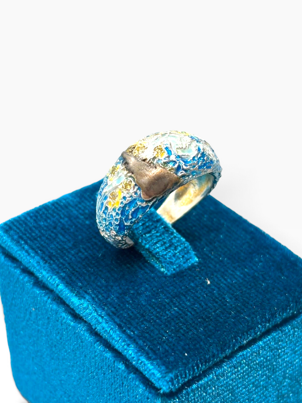 Anello Scultoreo Bombato "Notte Stellata" in Argento 925 Smalto Blu e Zaffiri Gialli